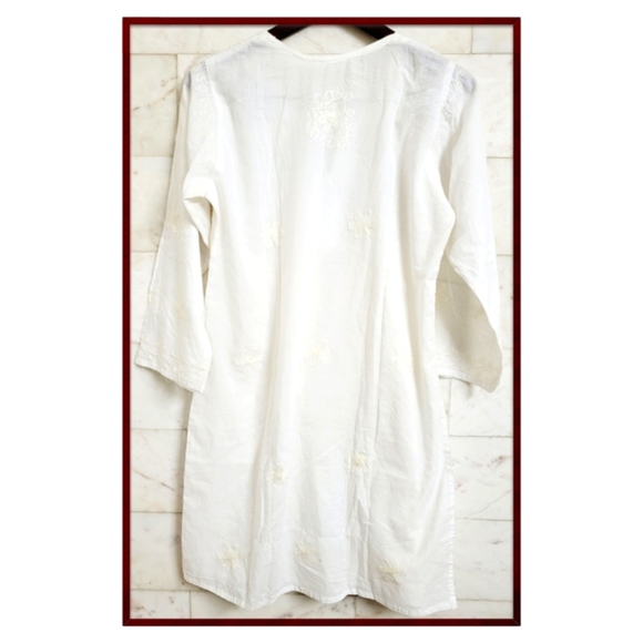 White Embroidered Kurti - Picture 2 of 3